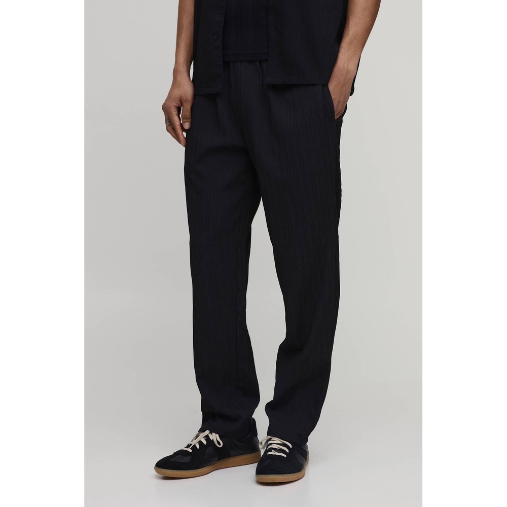 BoohooMAN Tall Relaxed Fit Irregular Pleat Texture Trousers Black